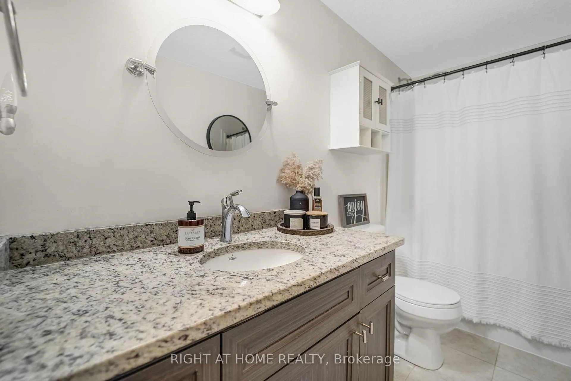 Photo 36 of Unit D, 20 Sienna Street, Kitchener — HOMEH