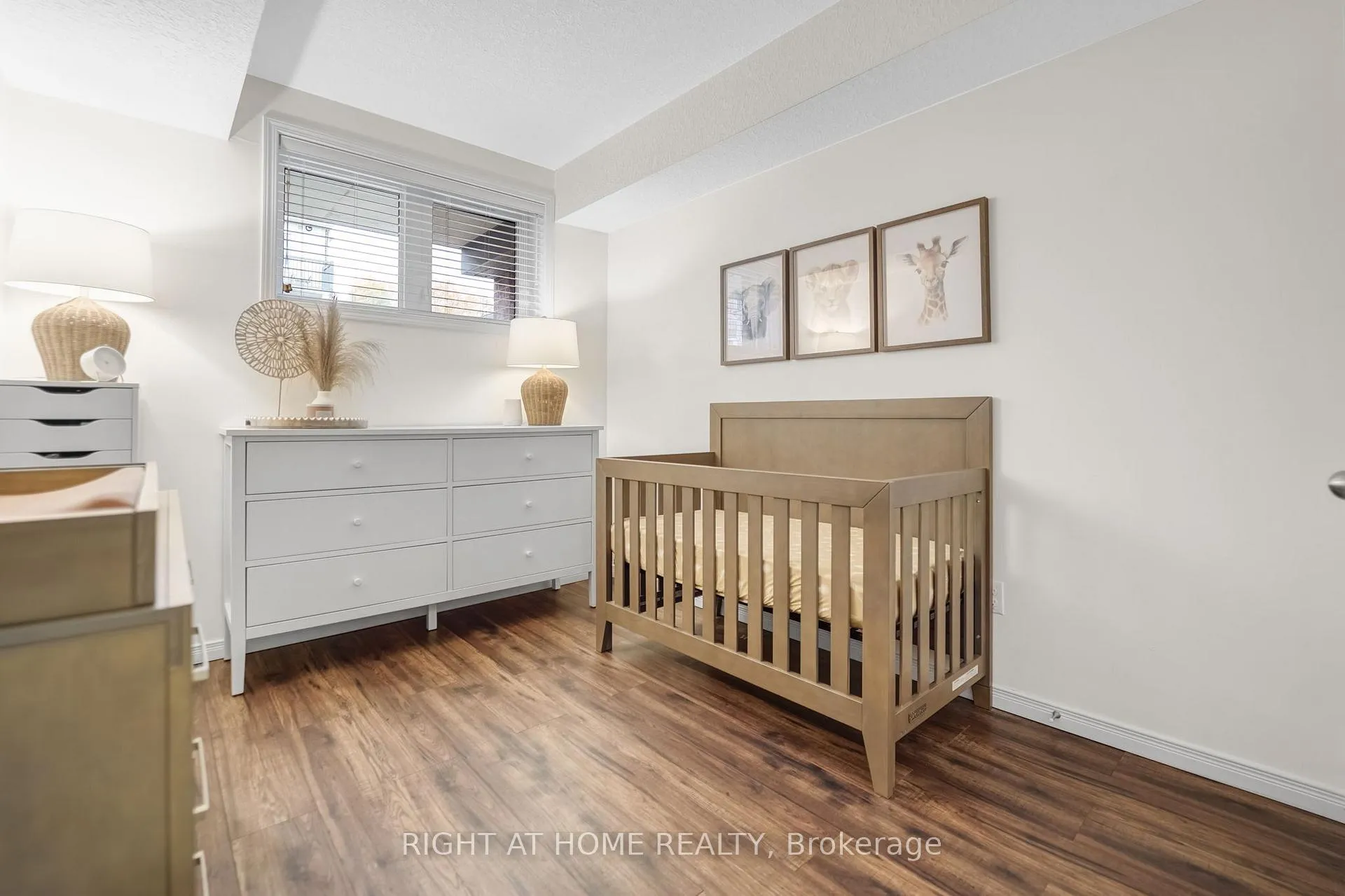 Photo 37 of Unit D, 20 Sienna Street, Kitchener — HOMEH