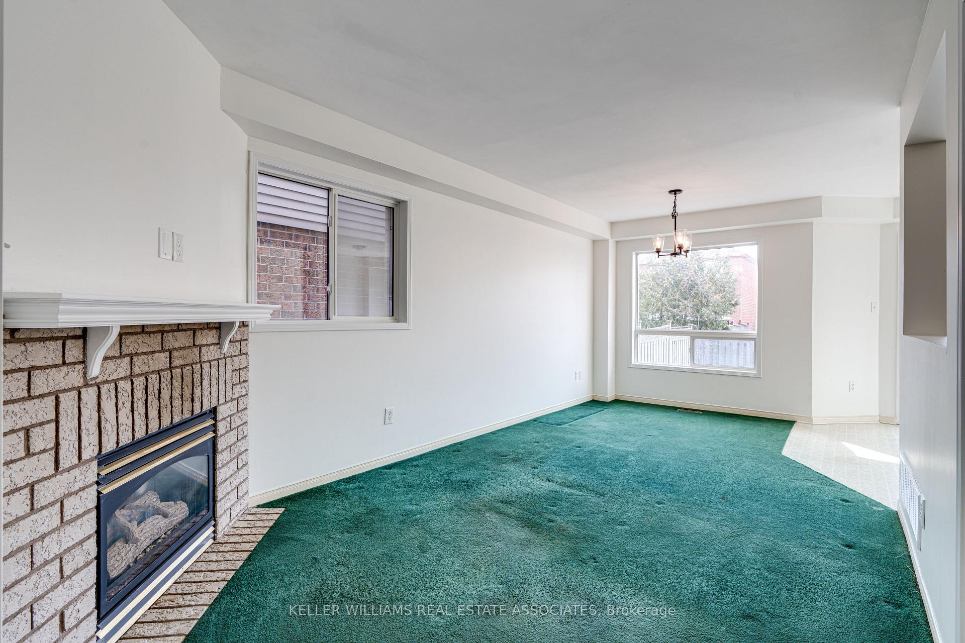 Photo 3 of 33 Lax Avenue, Ajax, Central — HOMEH