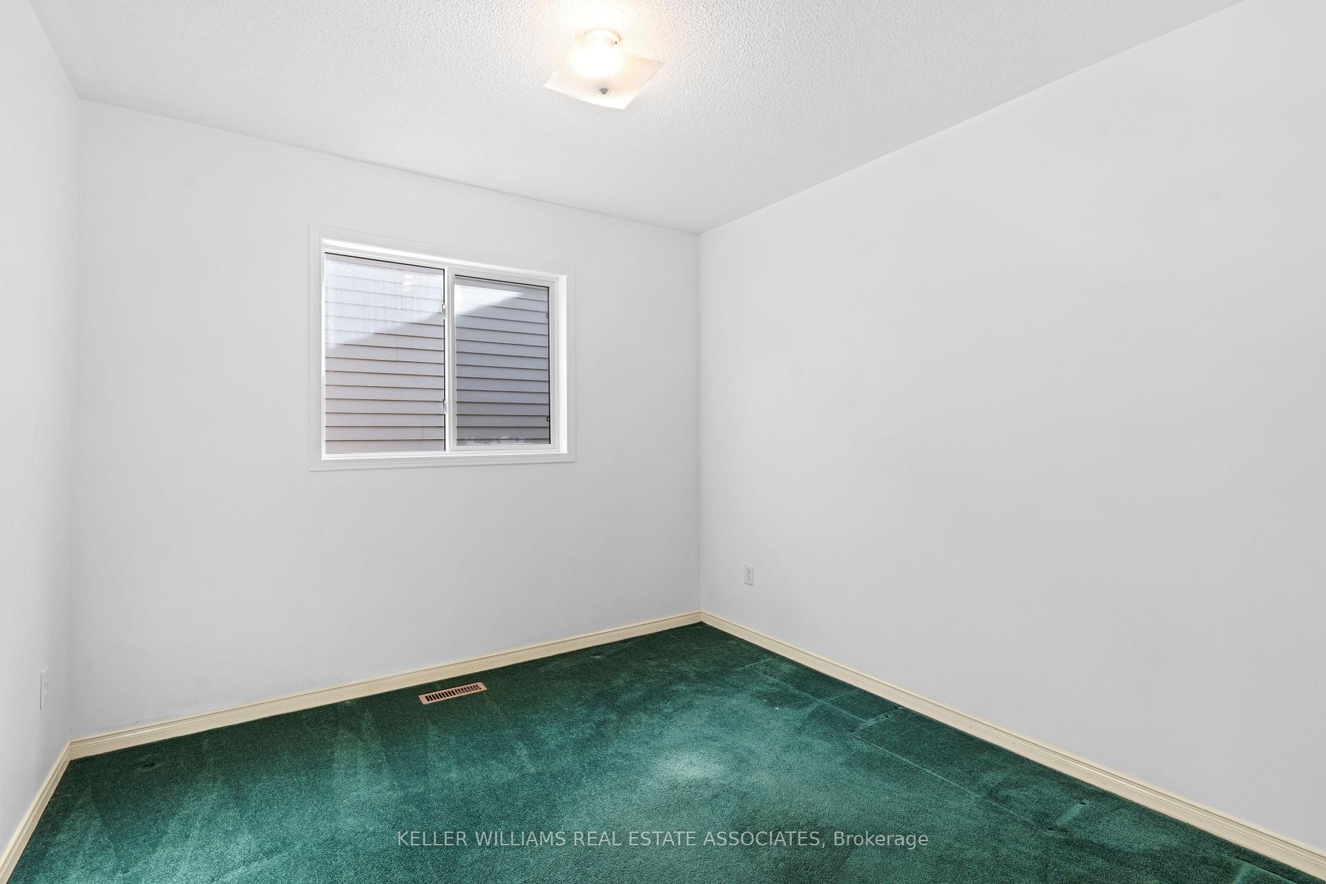 Photo 15 of 33 Lax Avenue, Ajax, Central — HOMEH