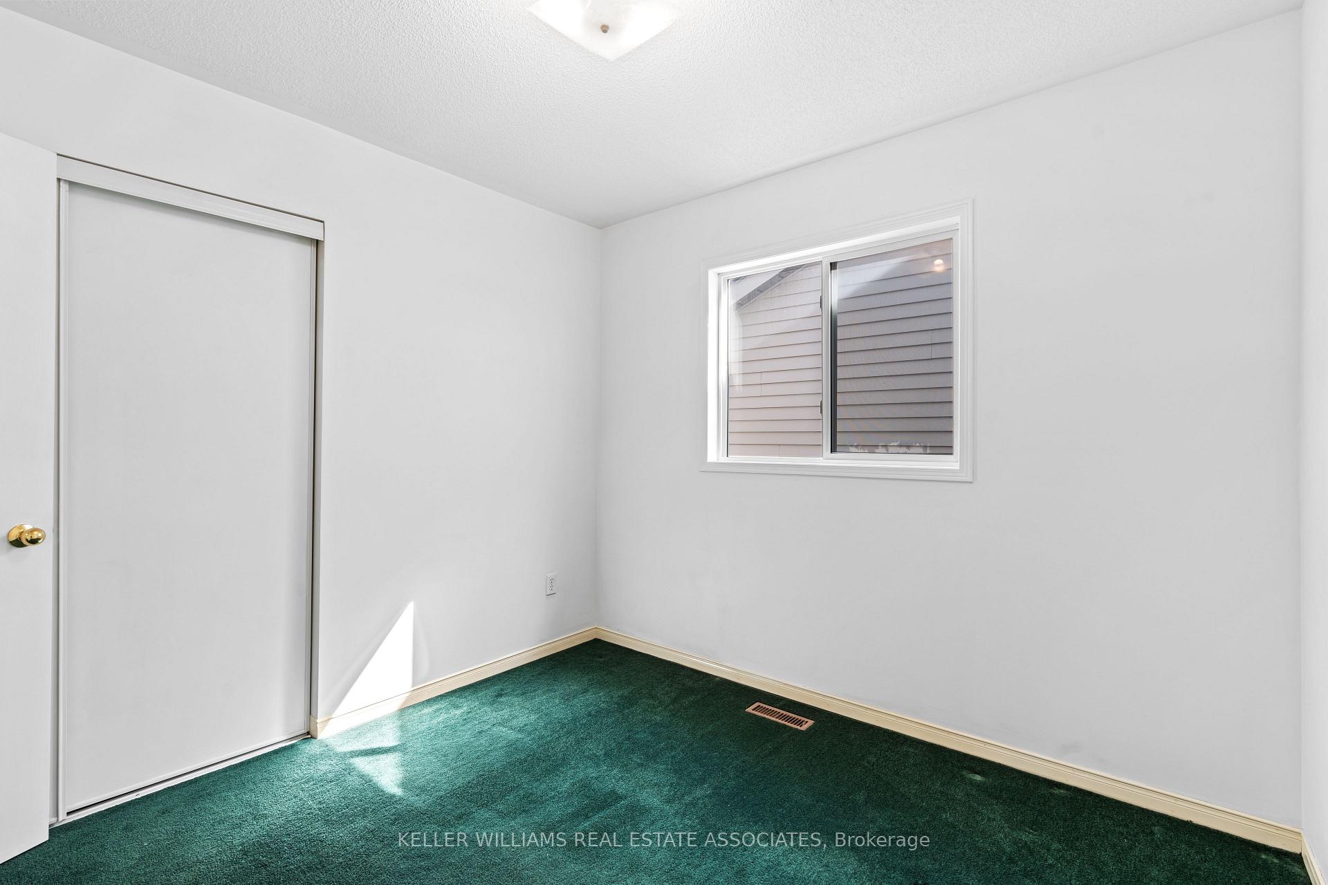 Photo 16 of 33 Lax Avenue, Ajax, Central — HOMEH