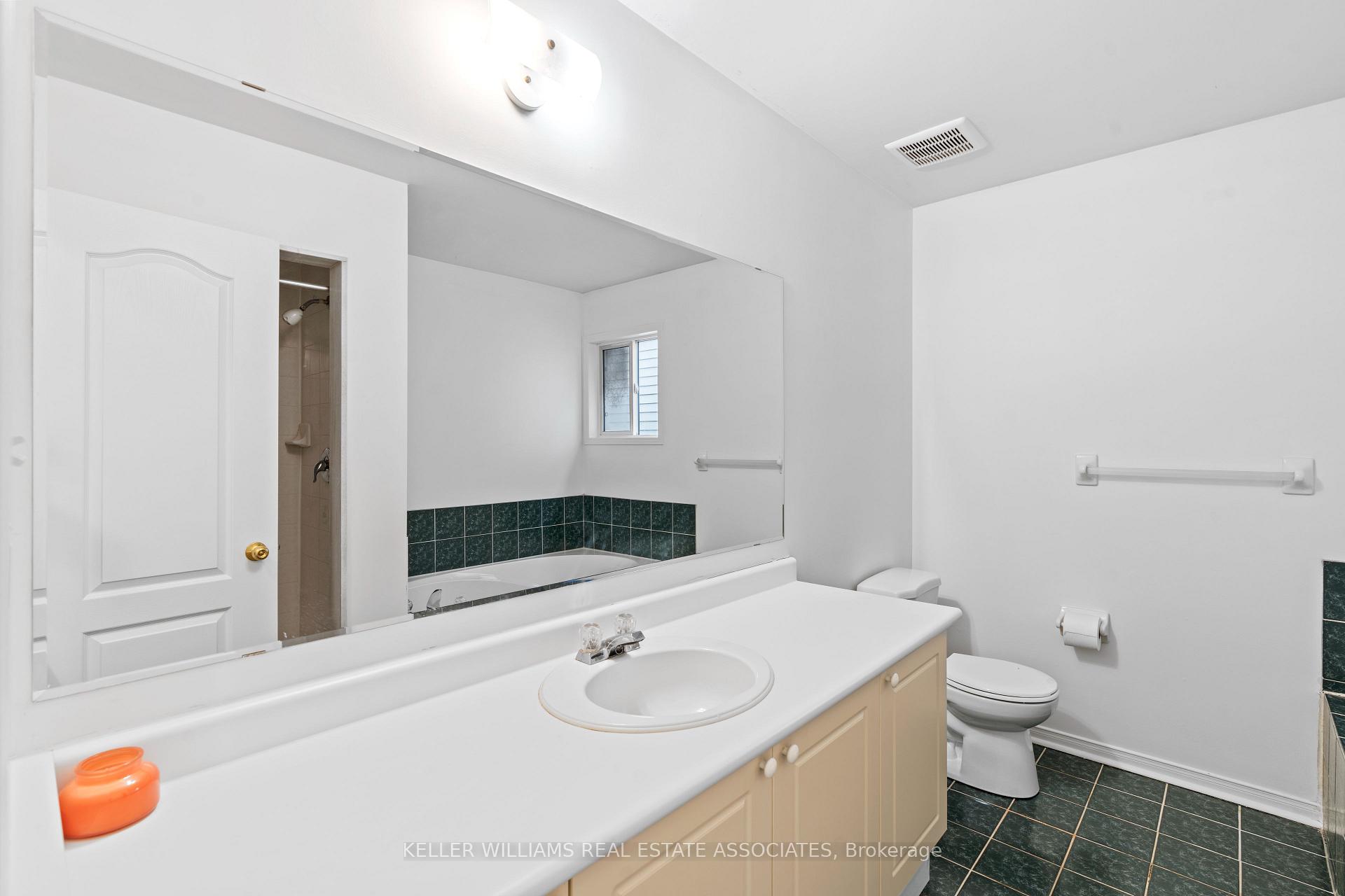 Photo 19 of 33 Lax Avenue, Ajax, Central — HOMEH