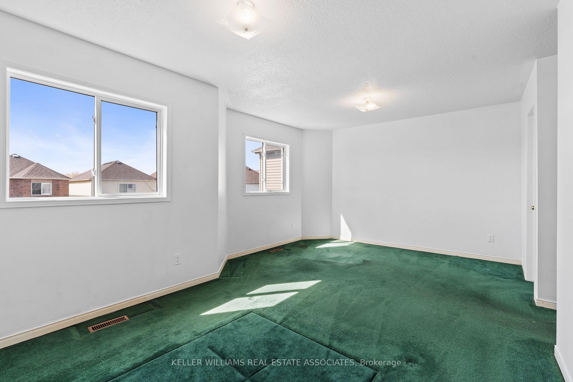 Photo 22 of 33 Lax Avenue, Ajax, Central — HOMEH