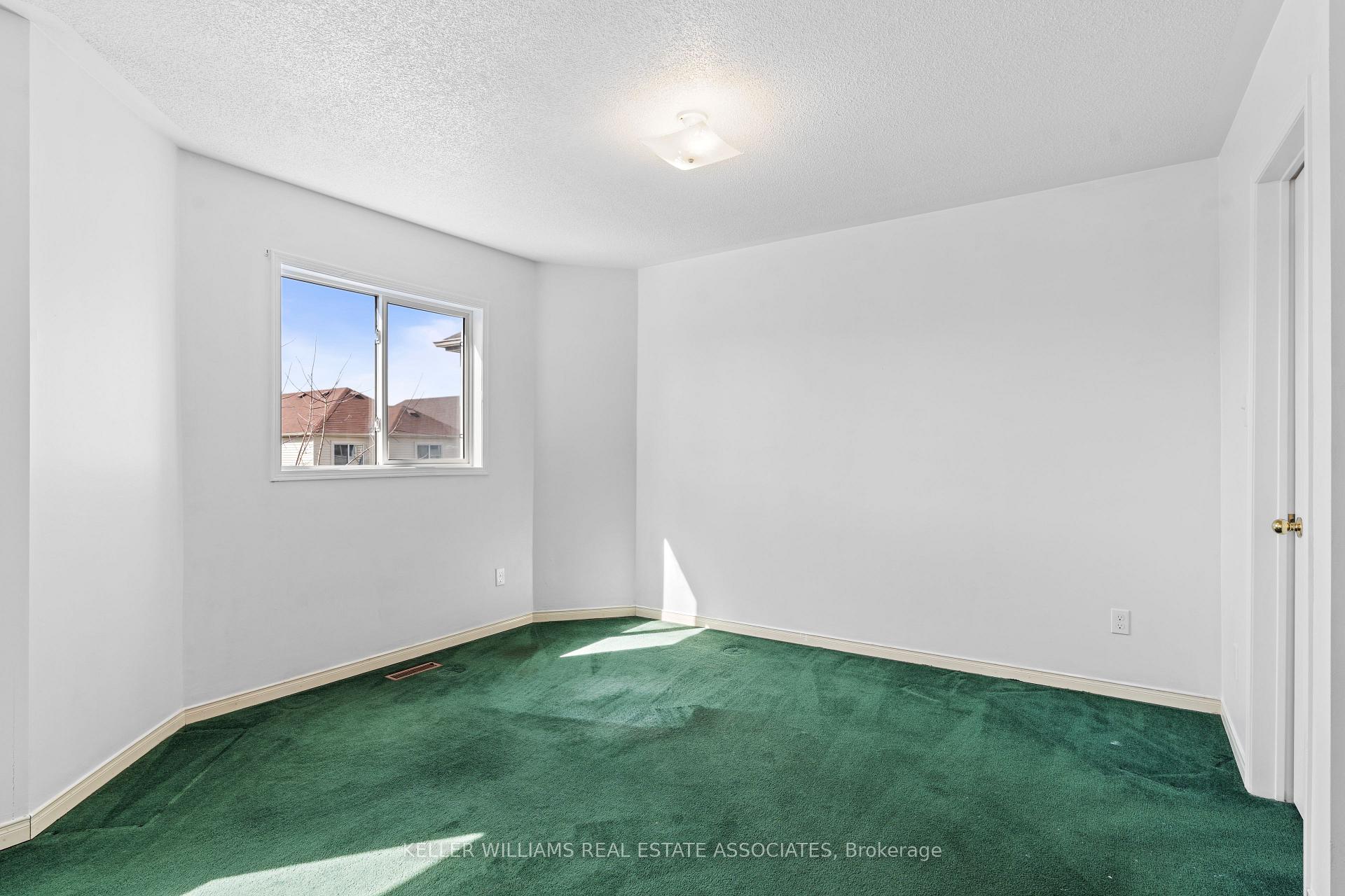 Photo 24 of 33 Lax Avenue, Ajax, Central — HOMEH