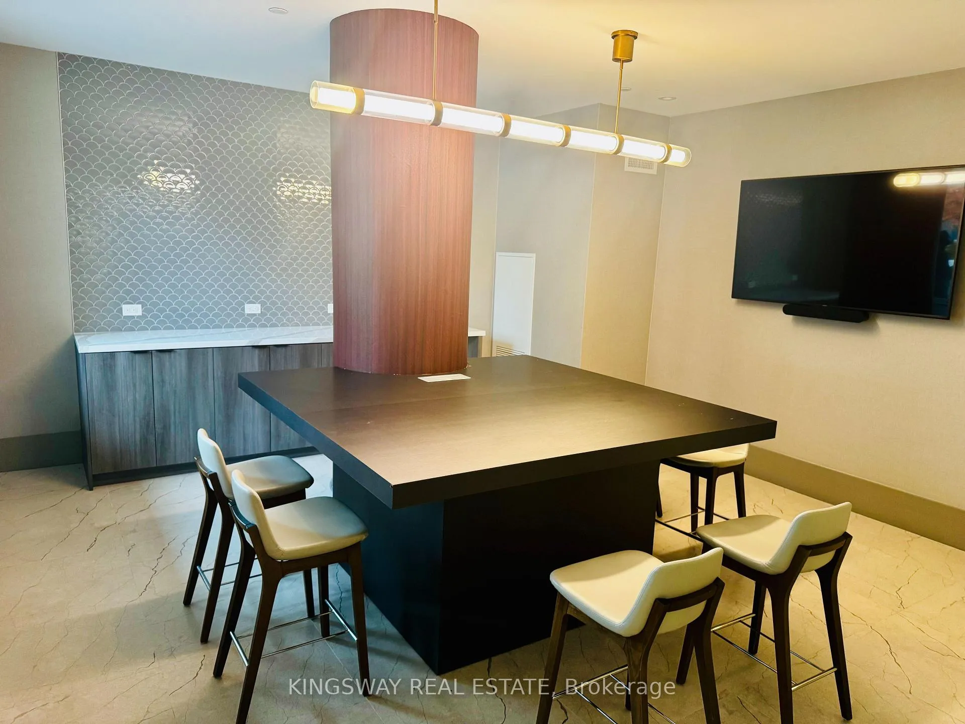 Photo 2 of Unit 1807, 55 Duke Street W, Kitchener, City Commercial Core — HOMEH