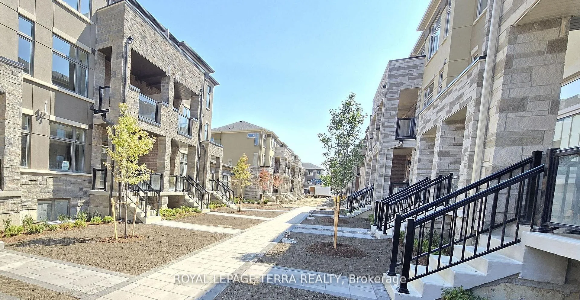 Photo 2 of Unit 20, 45 Fieldridge Crescent, Brampton, Sandringham-Wellington North — HOMEH