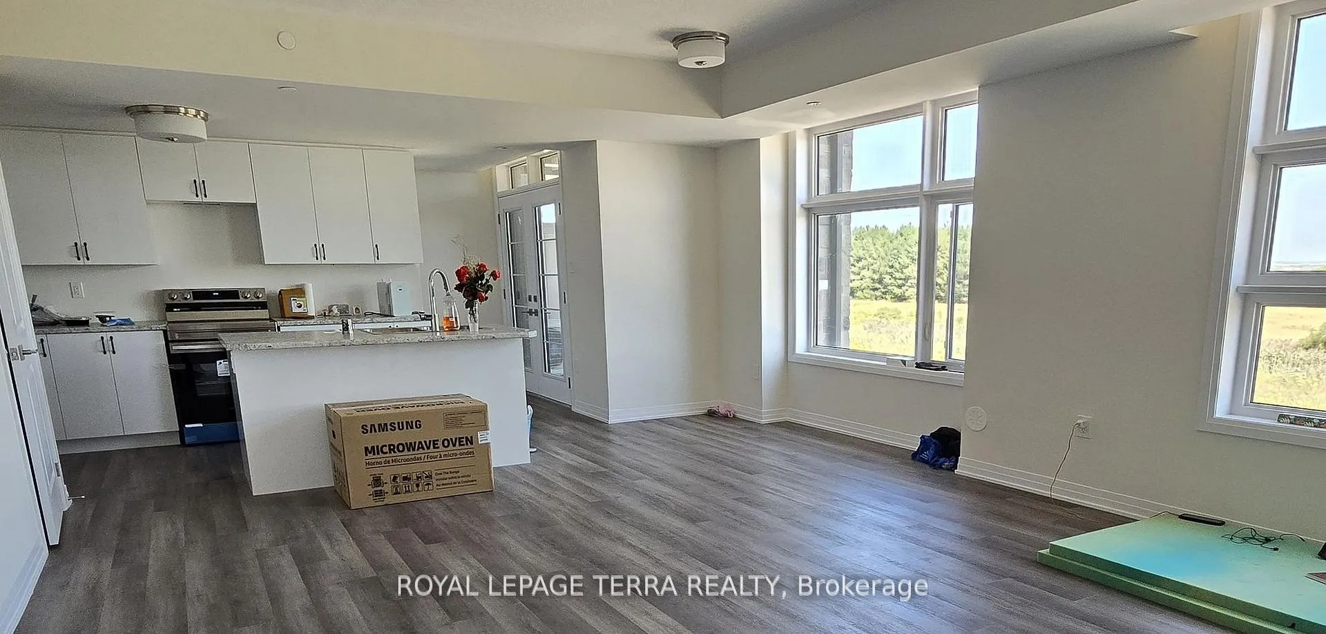 Photo 5 of Unit 20, 45 Fieldridge Crescent, Brampton, Sandringham-Wellington North — HOMEH
