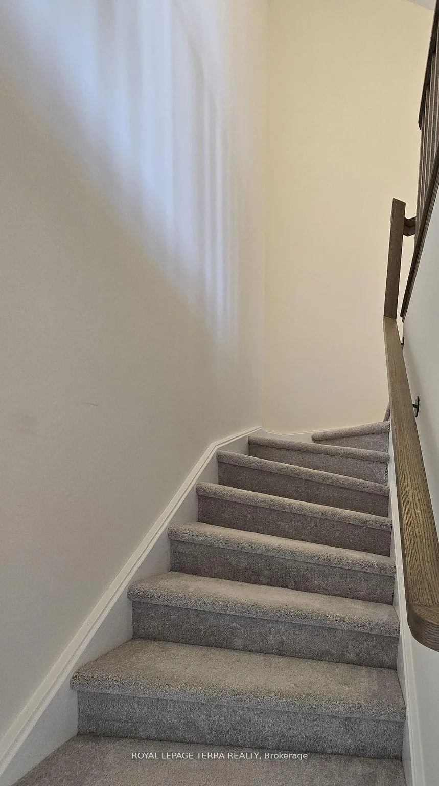 Photo 8 of Unit 20, 45 Fieldridge Crescent, Brampton, Sandringham-Wellington North — HOMEH