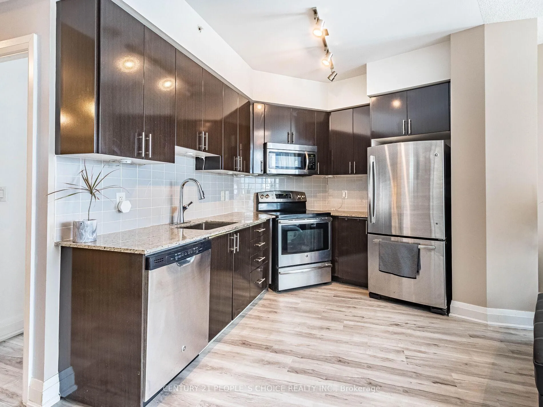 Photo 9 of Unit 2232, 7161 Yonge Street, Markham, Grandview — HOMEH