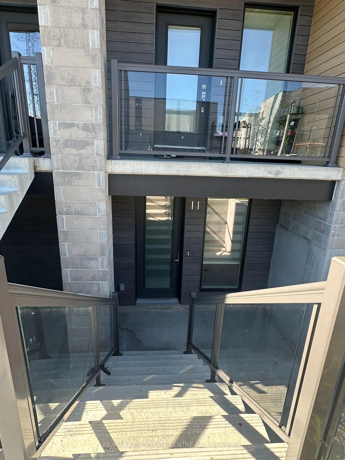 Photo 2 of Unit E11, 261 Woodbine Avenue, Kitchener — HOMEH