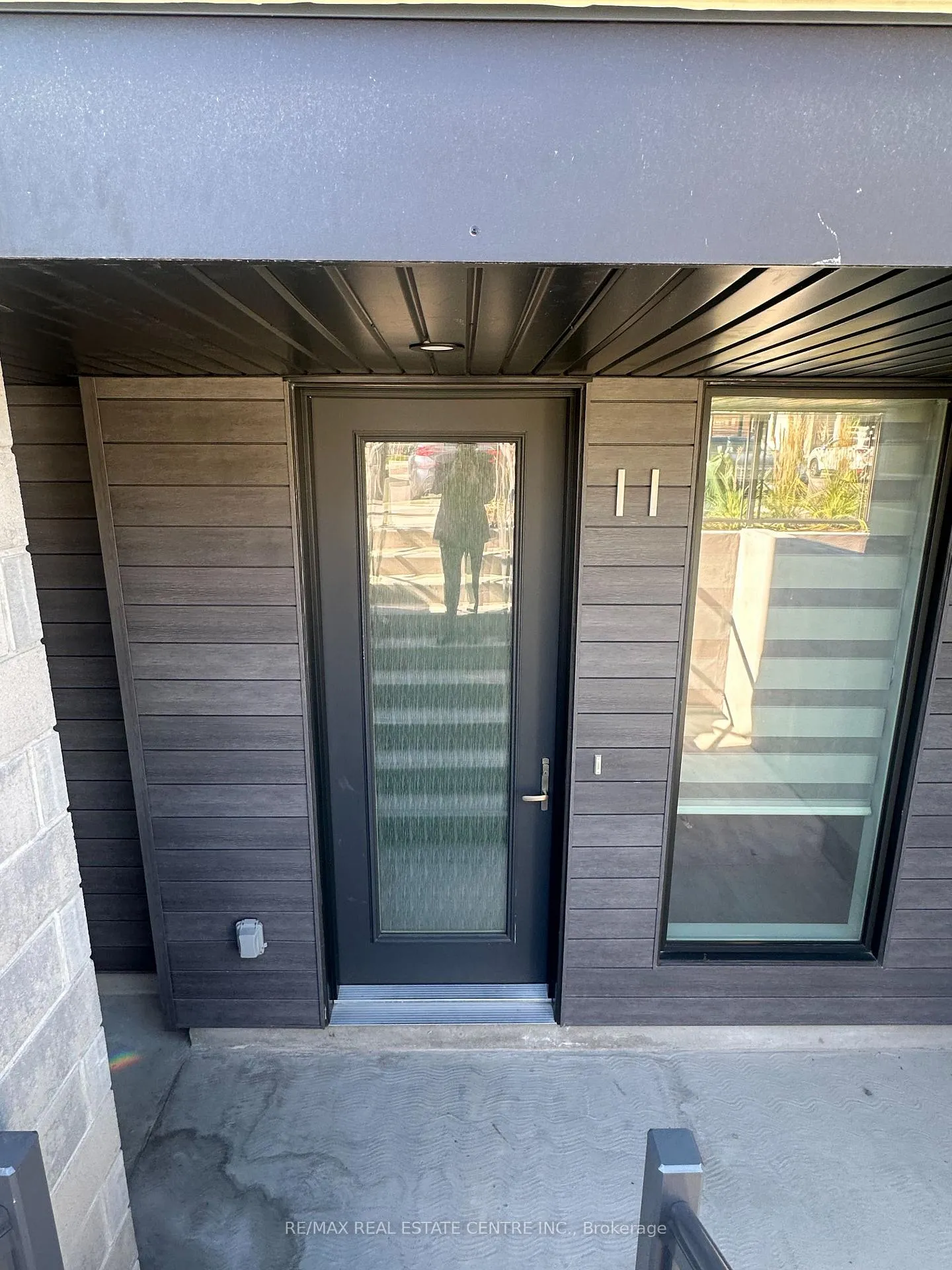 Photo 3 of Unit E11, 261 Woodbine Avenue, Kitchener — HOMEH