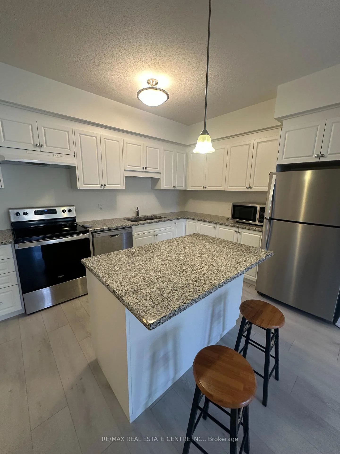Photo 5 of Unit E11, 261 Woodbine Avenue, Kitchener — HOMEH