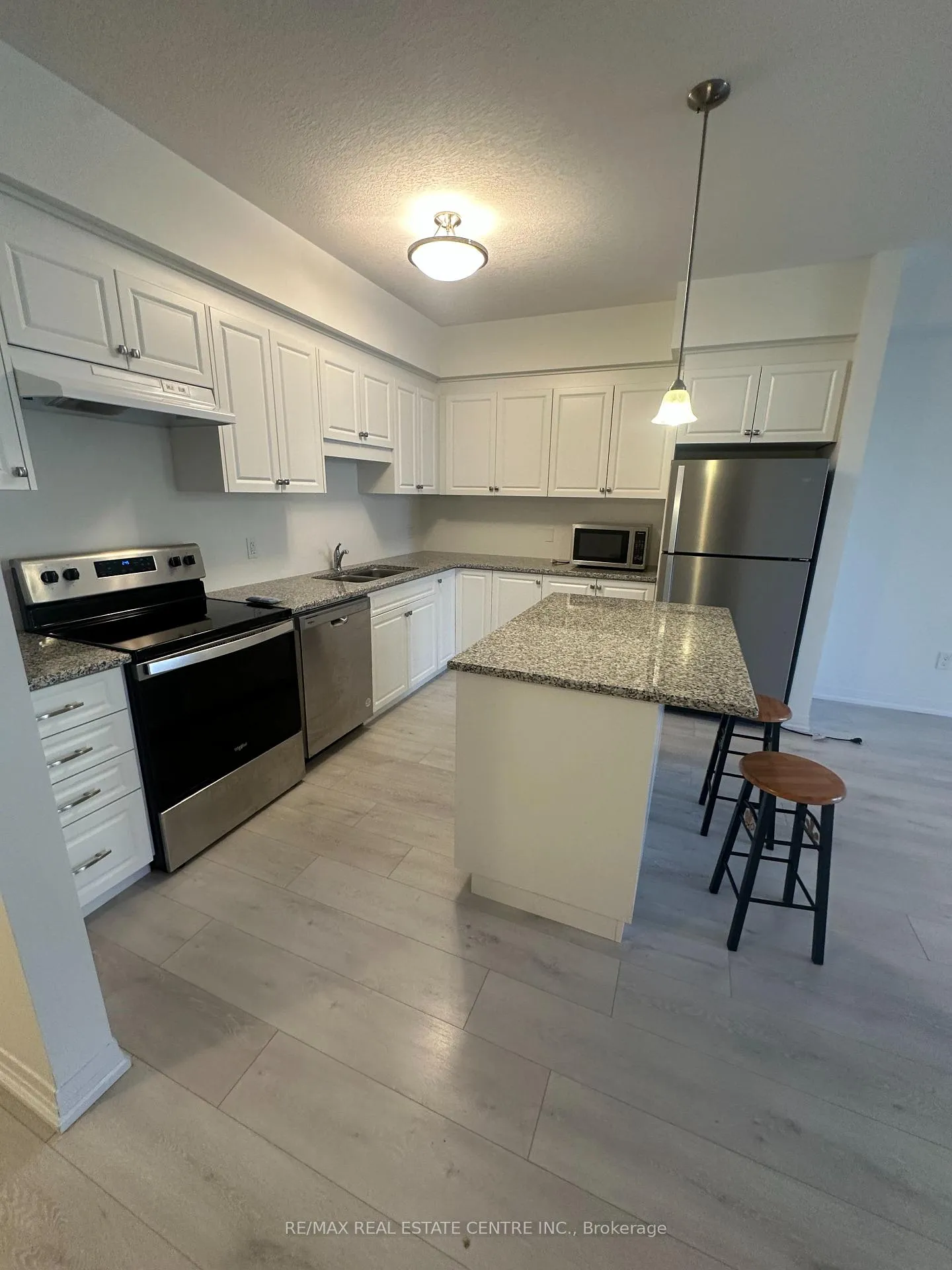 Photo 9 of Unit E11, 261 Woodbine Avenue, Kitchener — HOMEH