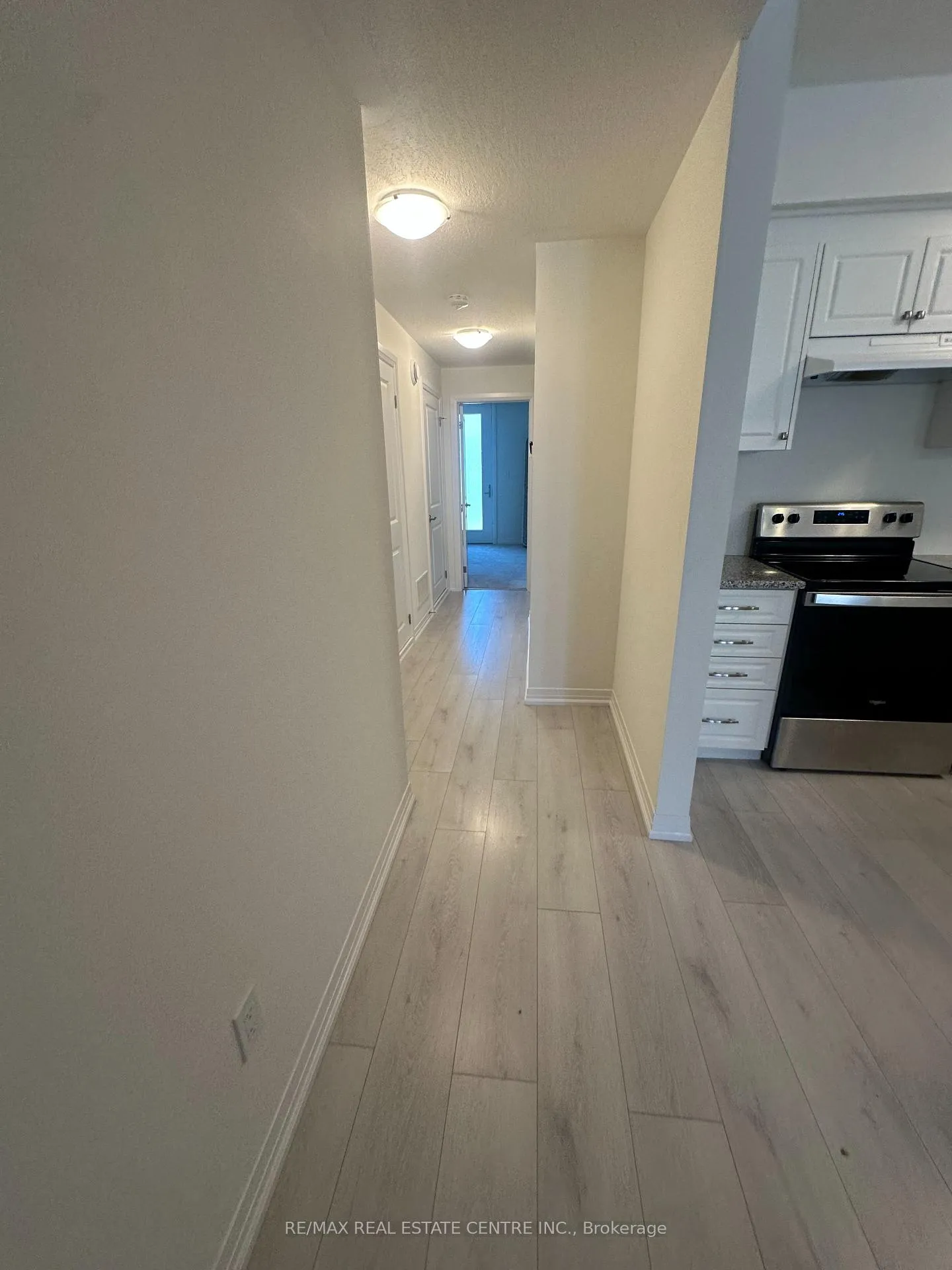 Photo 11 of Unit E11, 261 Woodbine Avenue, Kitchener — HOMEH