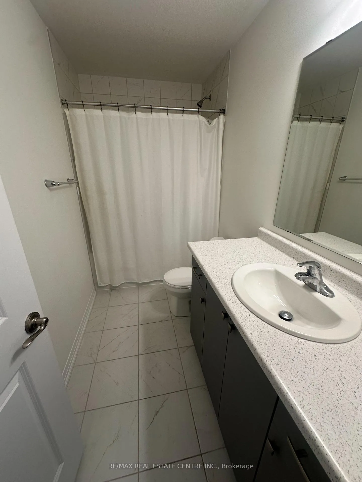 Photo 13 of Unit E11, 261 Woodbine Avenue, Kitchener — HOMEH