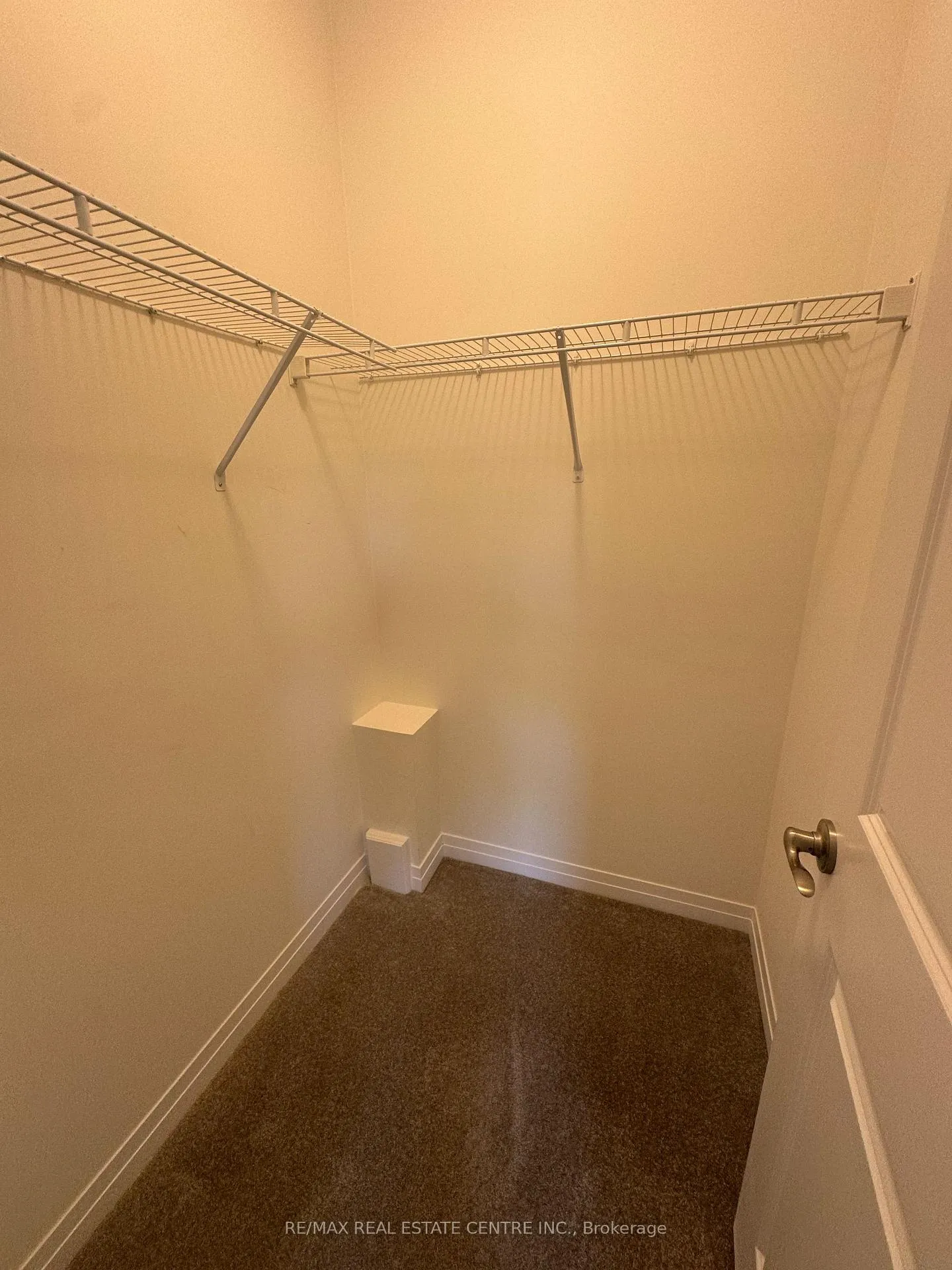Photo 18 of Unit E11, 261 Woodbine Avenue, Kitchener — HOMEH