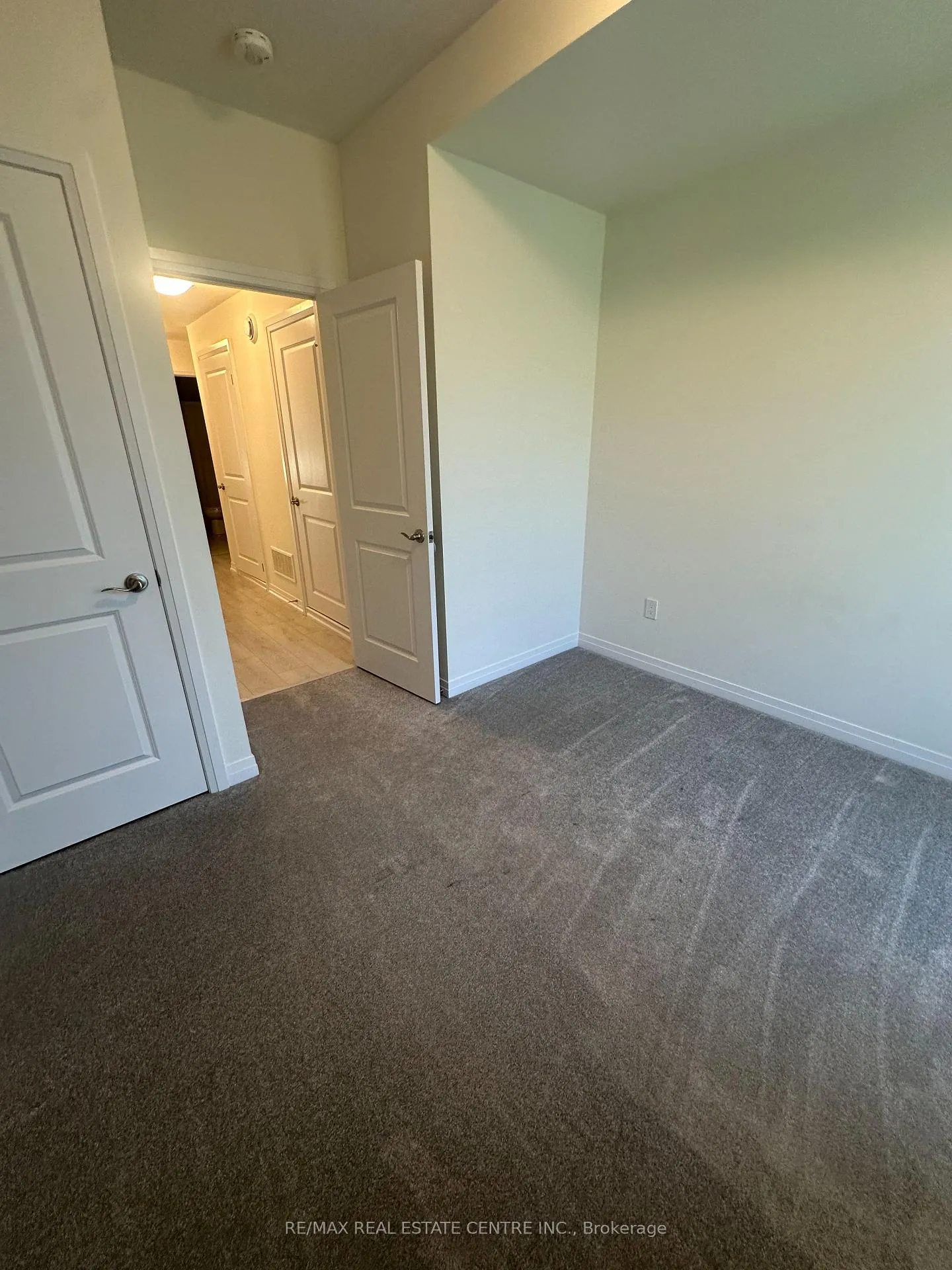 Photo 20 of Unit E11, 261 Woodbine Avenue, Kitchener — HOMEH