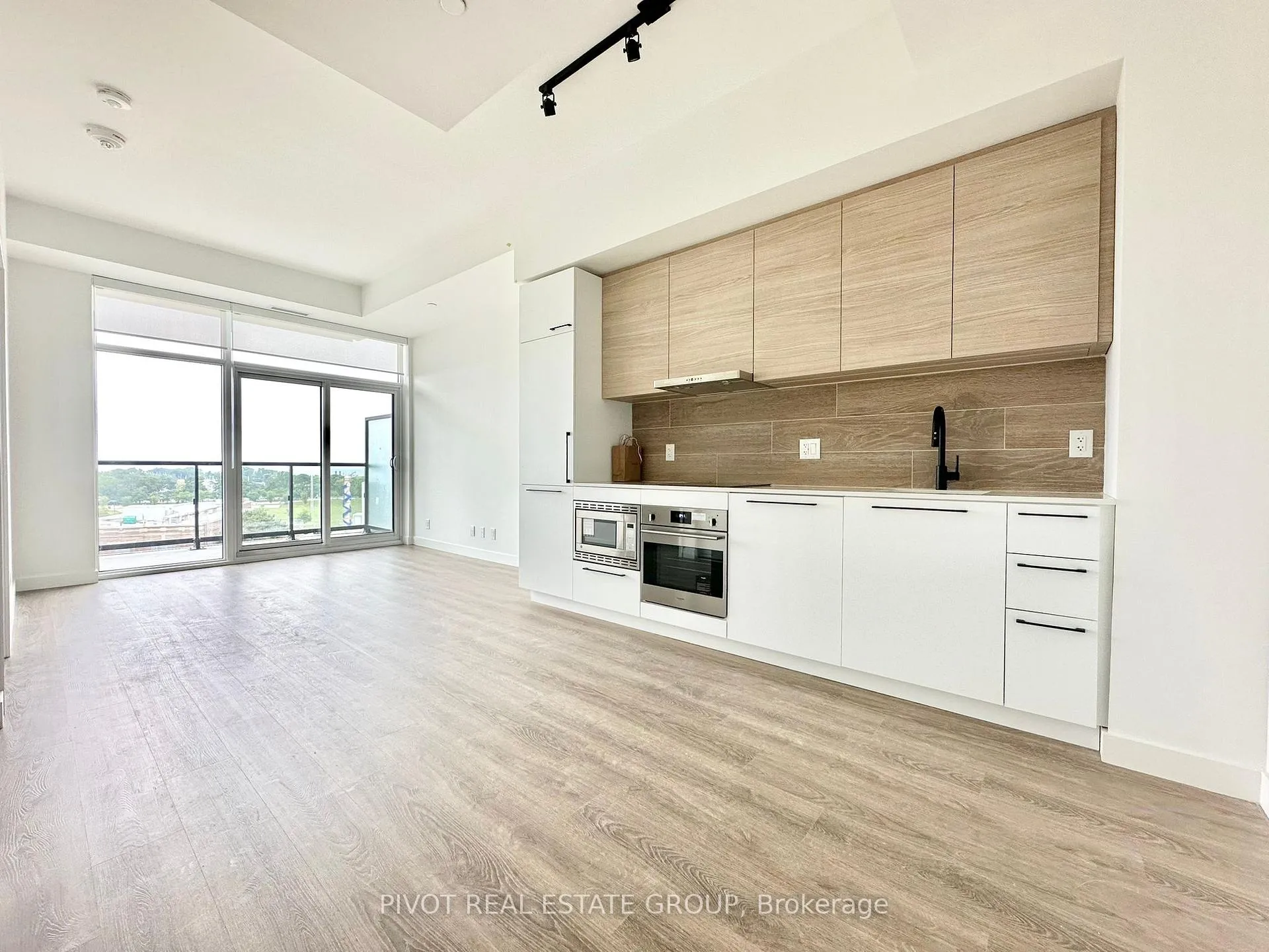 Photo 1 of Unit 709, 1050 Eastern Avenue, Toronto, The Beaches — HOMEH