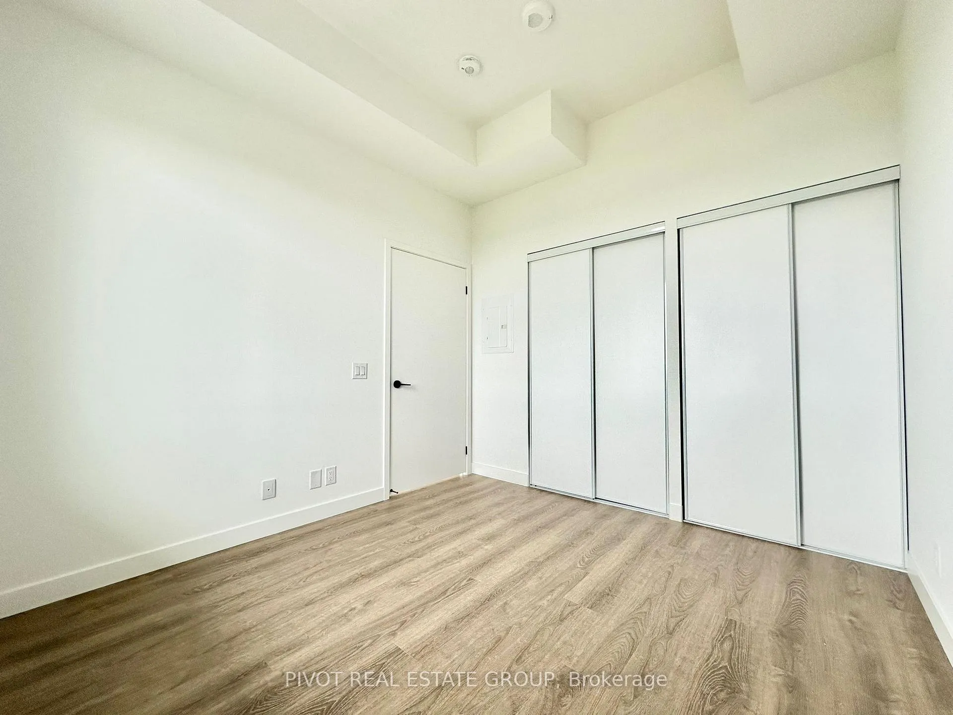 Photo 5 of Unit 709, 1050 Eastern Avenue, Toronto, The Beaches — HOMEH
