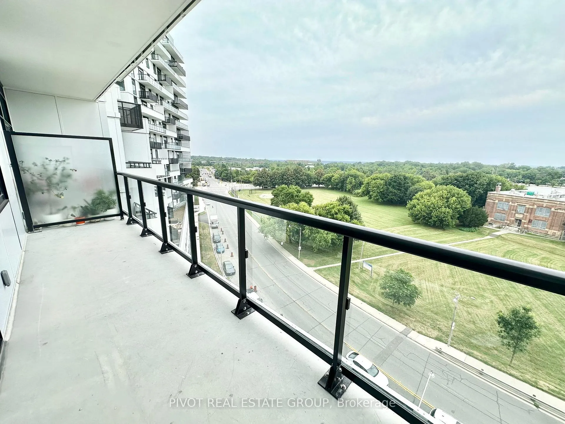 Photo 7 of Unit 709, 1050 Eastern Avenue, Toronto, The Beaches — HOMEH