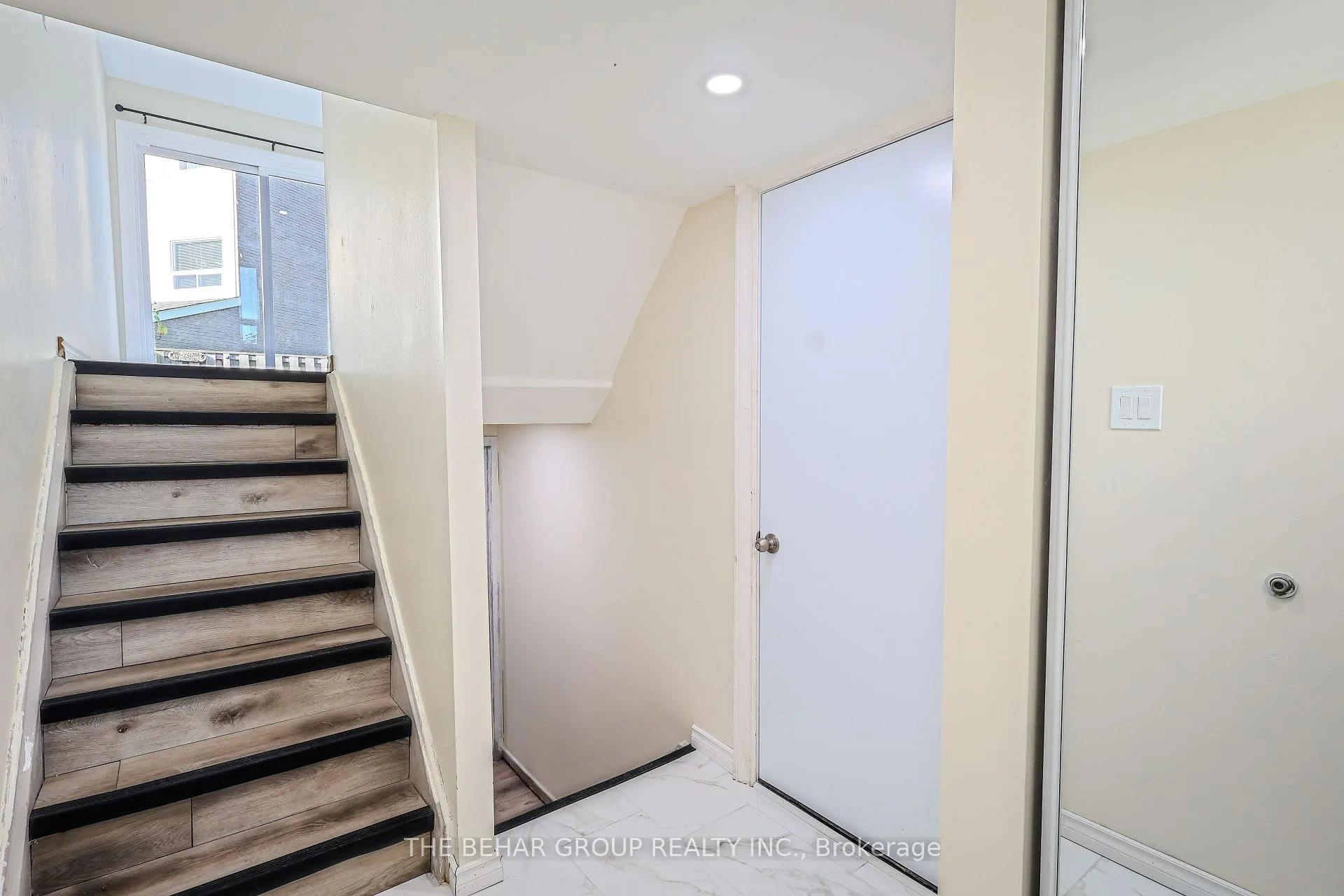 Photo 8 of Unit 149, 11 Queenslea Drive E, Hamilton, Quinndale — HOMEH