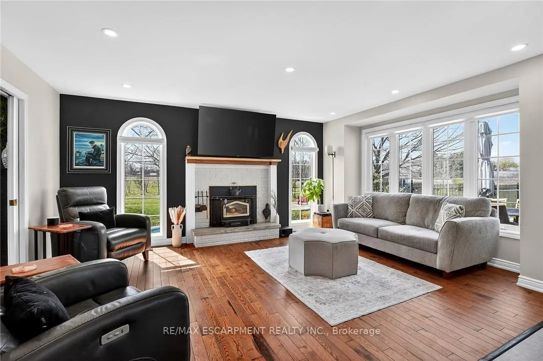 Photo 8 of 2330 Centre Street, Pelham, North Pelham — HOMEH