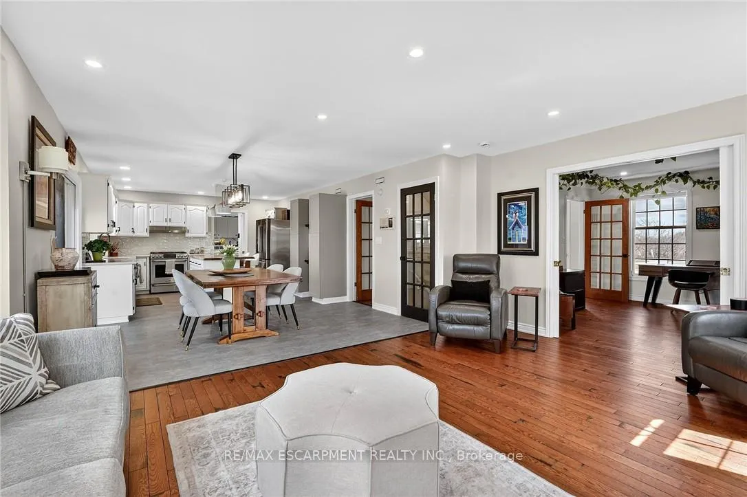 Photo 11 of 2330 Centre Street, Pelham, North Pelham — HOMEH