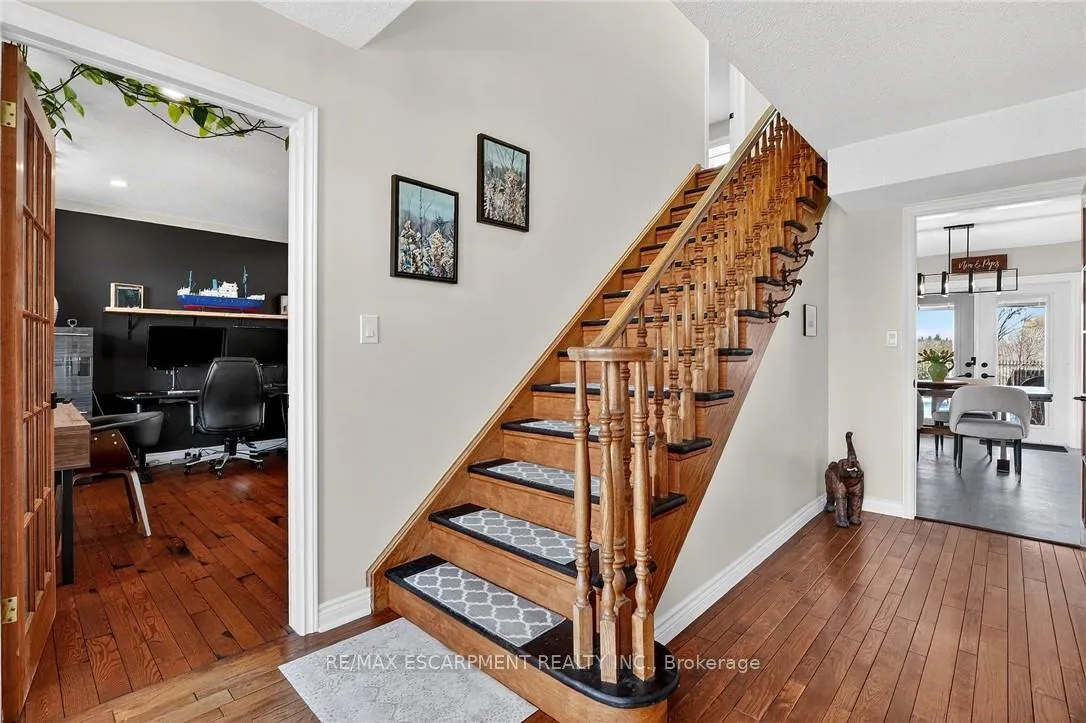Photo 17 of 2330 Centre Street, Pelham, North Pelham — HOMEH