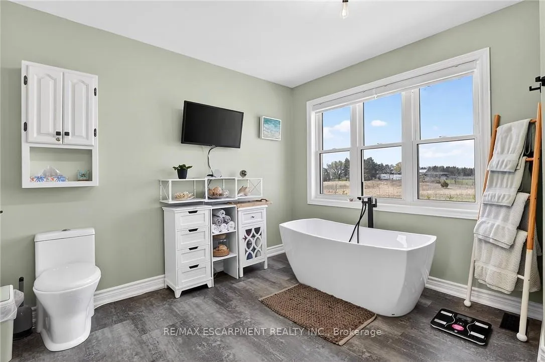 Photo 20 of 2330 Centre Street, Pelham, North Pelham — HOMEH