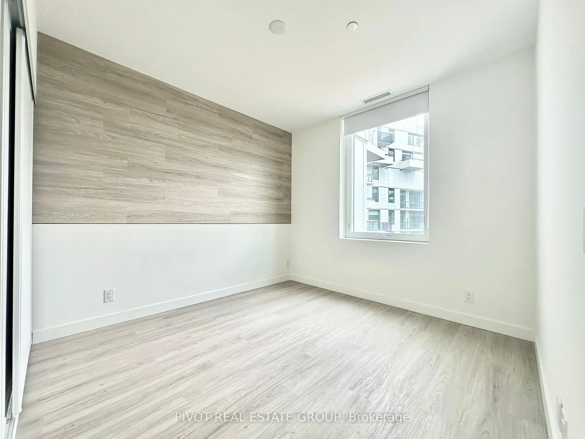 Photo 9 of Unit 704, 1050 Eastern Avenue, Toronto, The Beaches — HOMEH