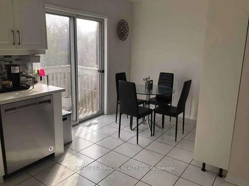 Photo 6 of 36 Rougehaven Way, Markham, Vinegar Hill — HOMEH