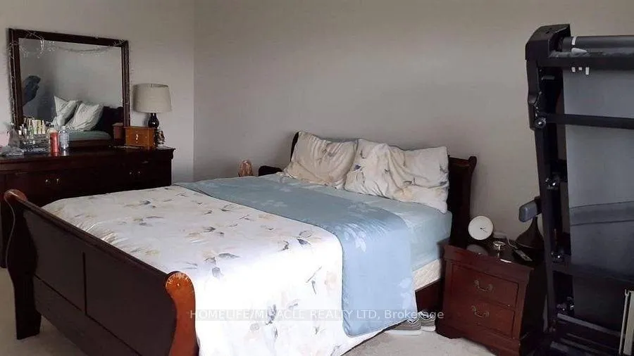 Photo 7 of 36 Rougehaven Way, Markham, Vinegar Hill — HOMEH