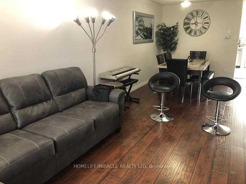 Photo 11 of 36 Rougehaven Way, Markham, Vinegar Hill — HOMEH