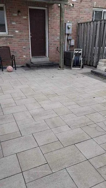 Photo 19 of 36 Rougehaven Way, Markham, Vinegar Hill — HOMEH
