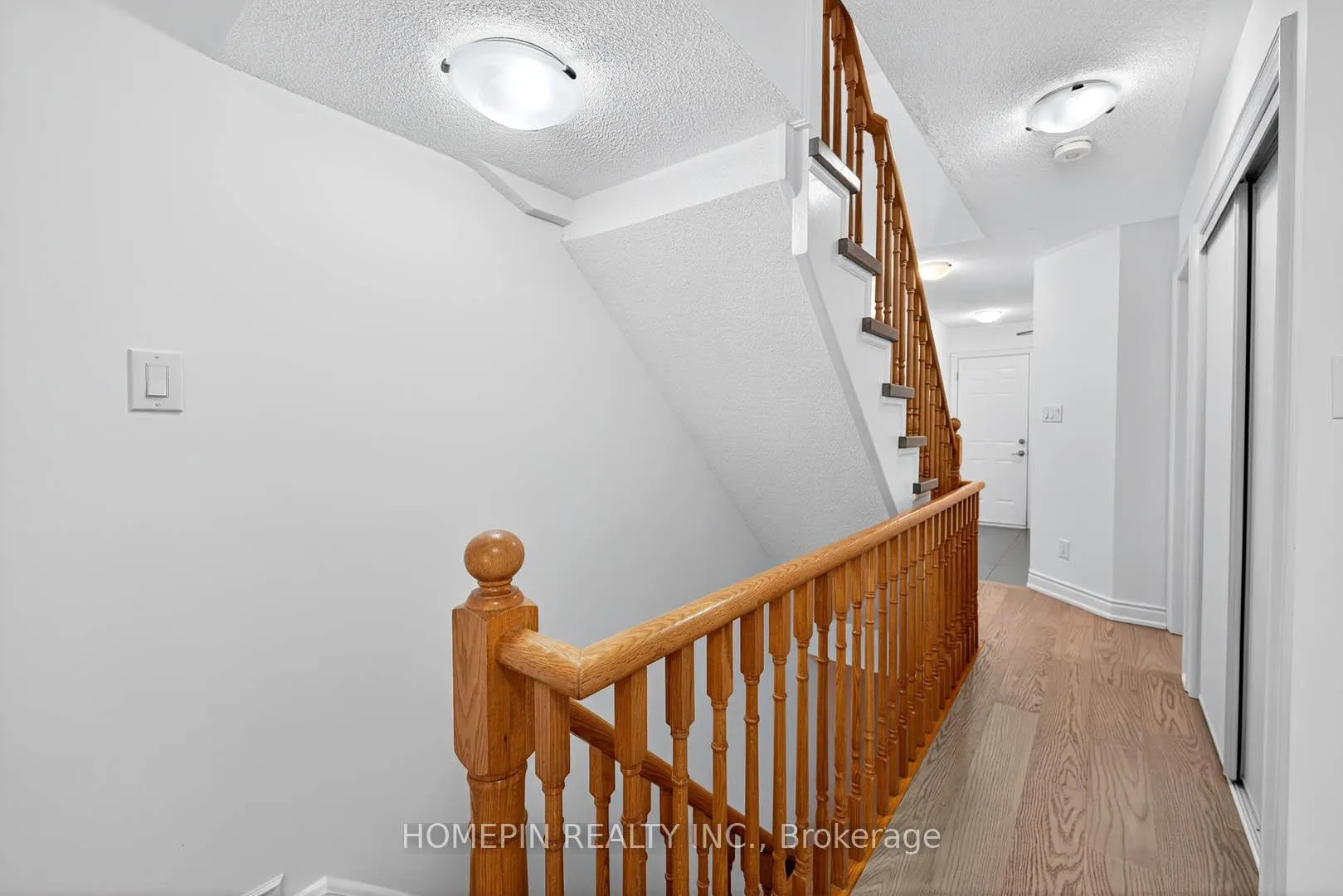 Photo 5 of 18 Times Avenue, Markham, Commerce Valley — HOMEH