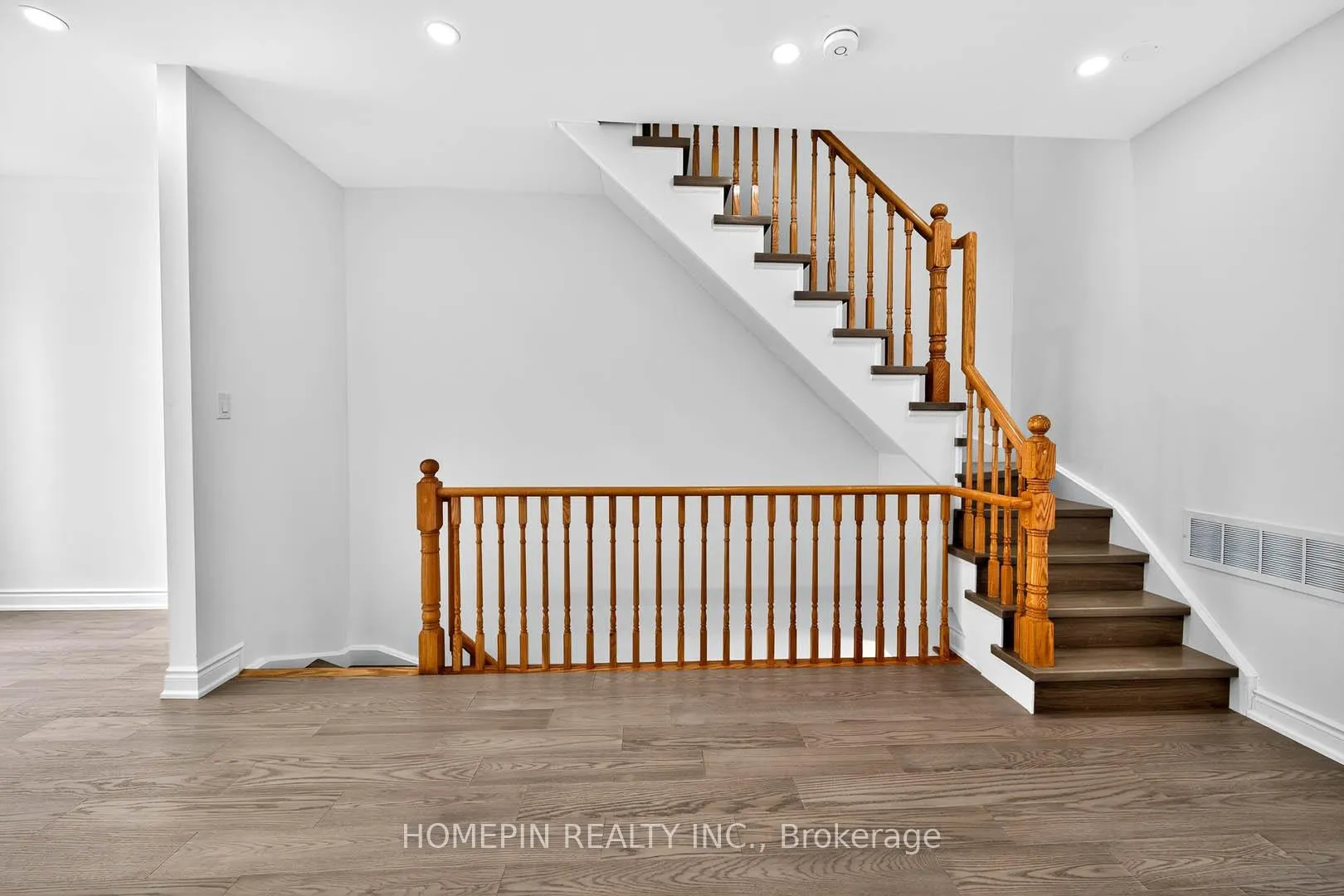 Photo 15 of 18 Times Avenue, Markham, Commerce Valley — HOMEH