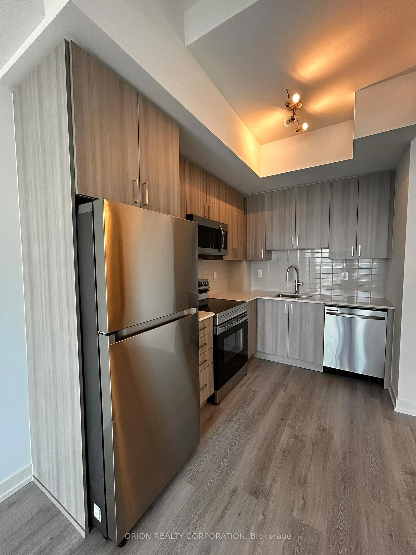 Photo 3 of Unit 2910, 1435 Celebration Drive, Pickering, Bay Ridges — HOMEH