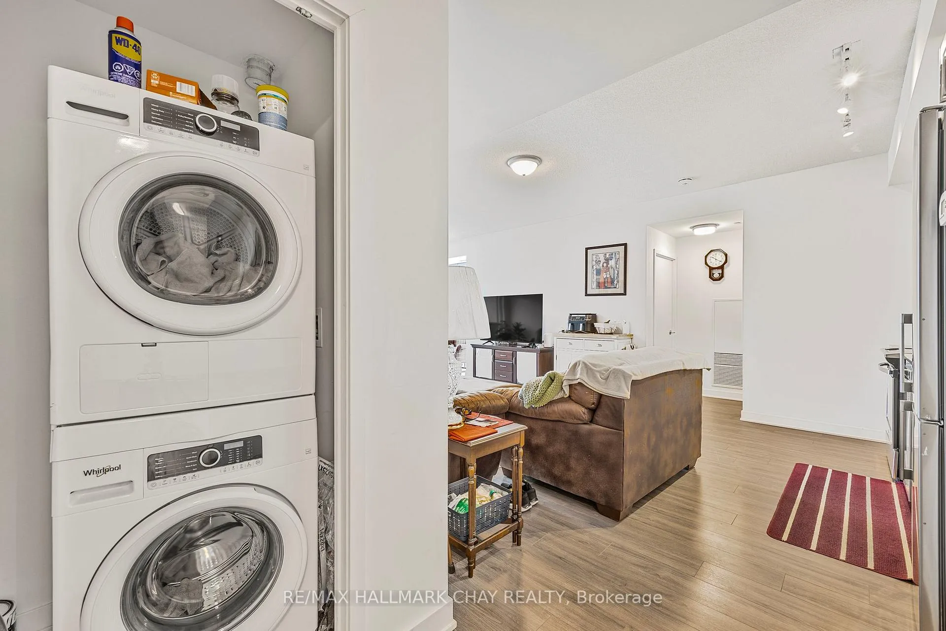 Photo 5 of Unit 211, 681 Yonge Street S, Barrie, Painswick South — HOMEH