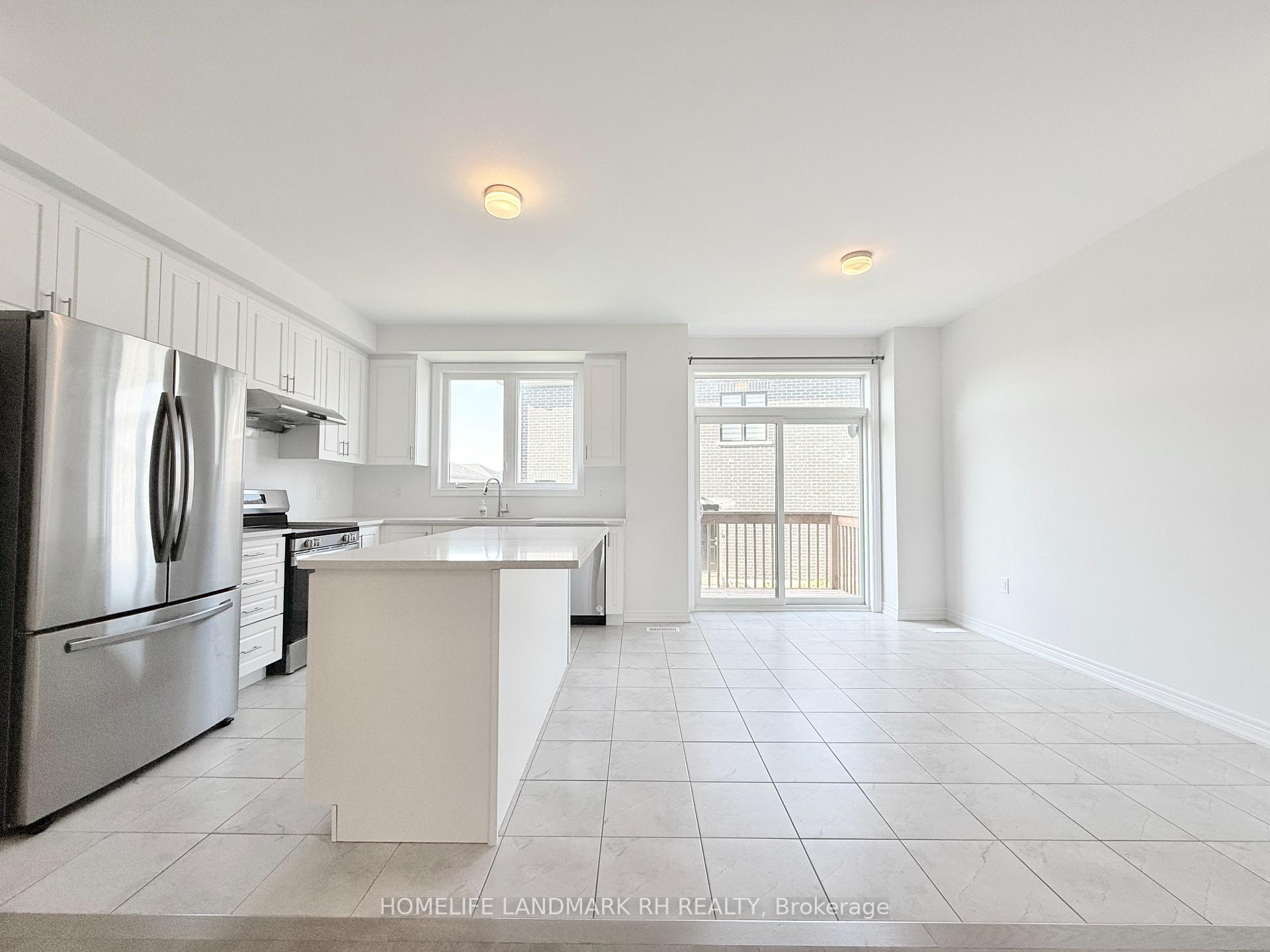 Photo 5 of 143 Fenchurch Manor, Barrie, Rural Barrie Southeast — HOMEH