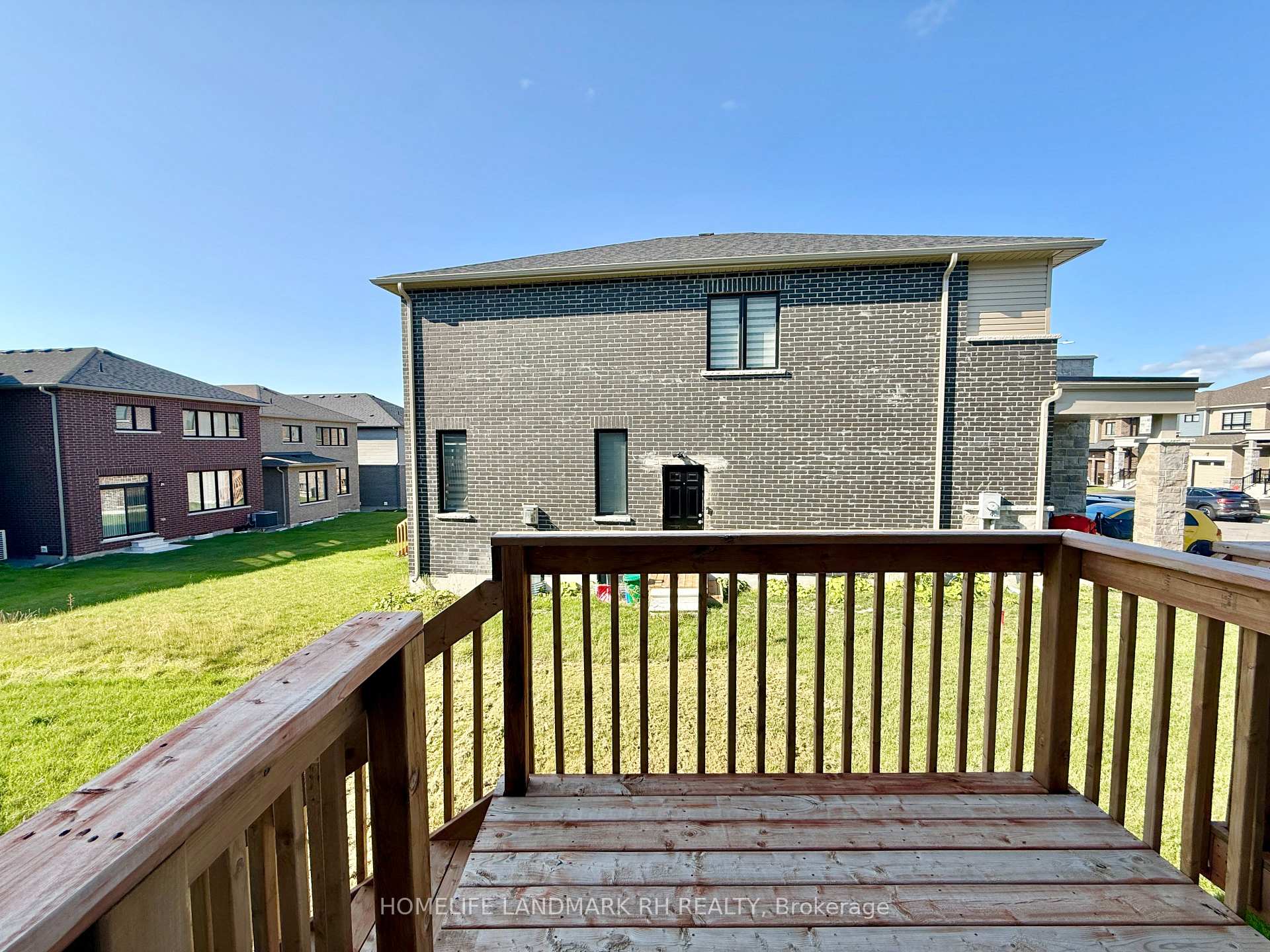 Photo 11 of 143 Fenchurch Manor, Barrie, Rural Barrie Southeast — HOMEH