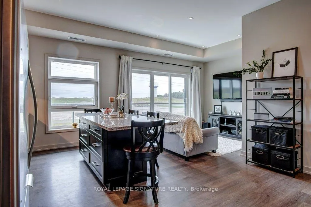 Photo 5 of Unit 422, 555 William Graham Drive, Aurora, Rural Aurora — HOMEH