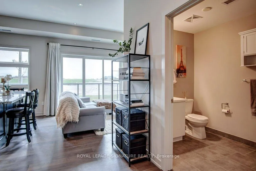 Photo 8 of Unit 422, 555 William Graham Drive, Aurora, Rural Aurora — HOMEH