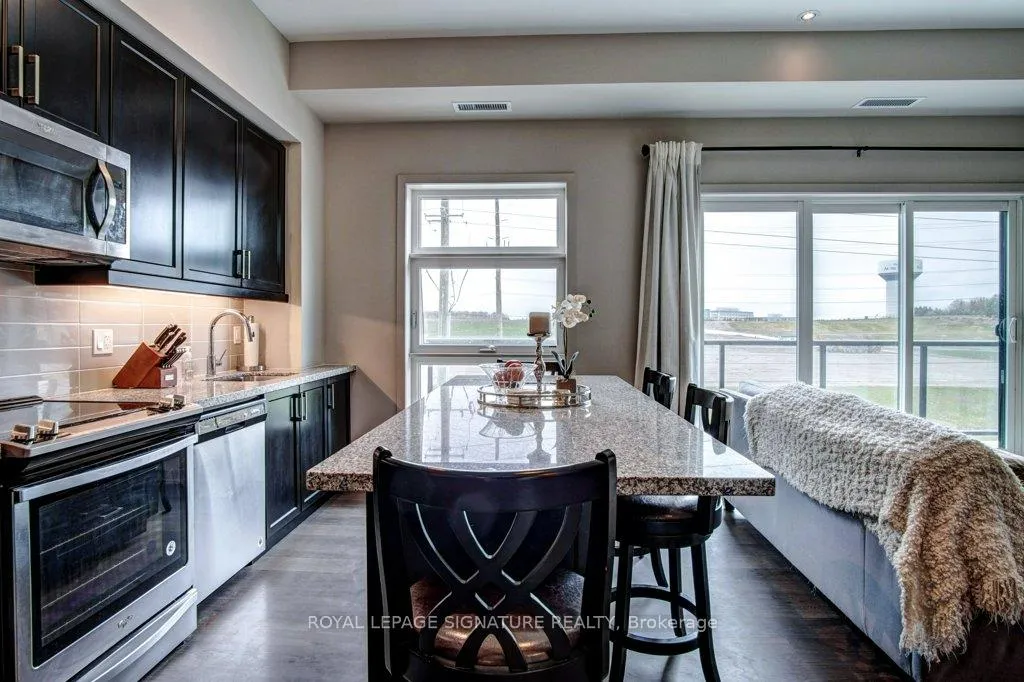Photo 9 of Unit 422, 555 William Graham Drive, Aurora, Rural Aurora — HOMEH