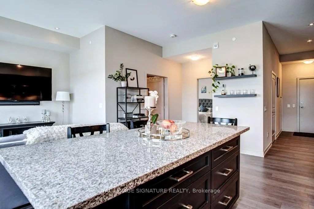 Photo 13 of Unit 422, 555 William Graham Drive, Aurora, Rural Aurora — HOMEH