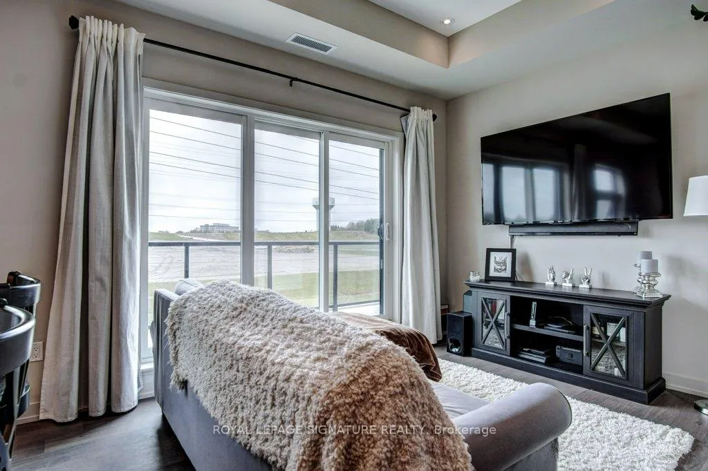 Photo 23 of Unit 422, 555 William Graham Drive, Aurora, Rural Aurora — HOMEH