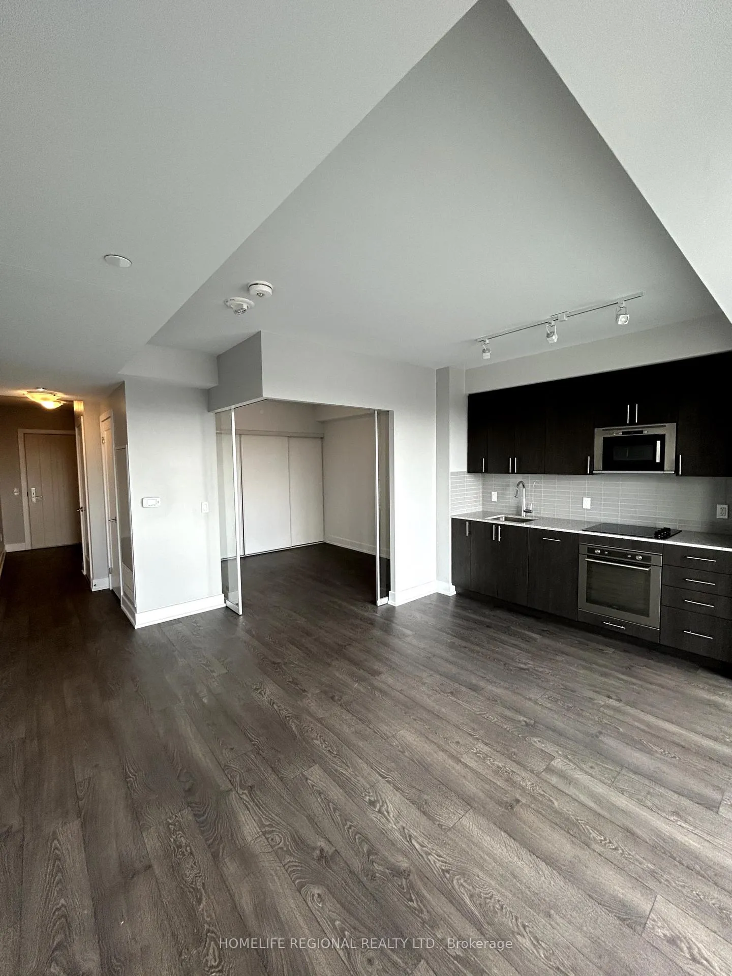 Photo 1 of Unit 302, 2550 Simcoe Street N, Oshawa, Windfields — HOMEH