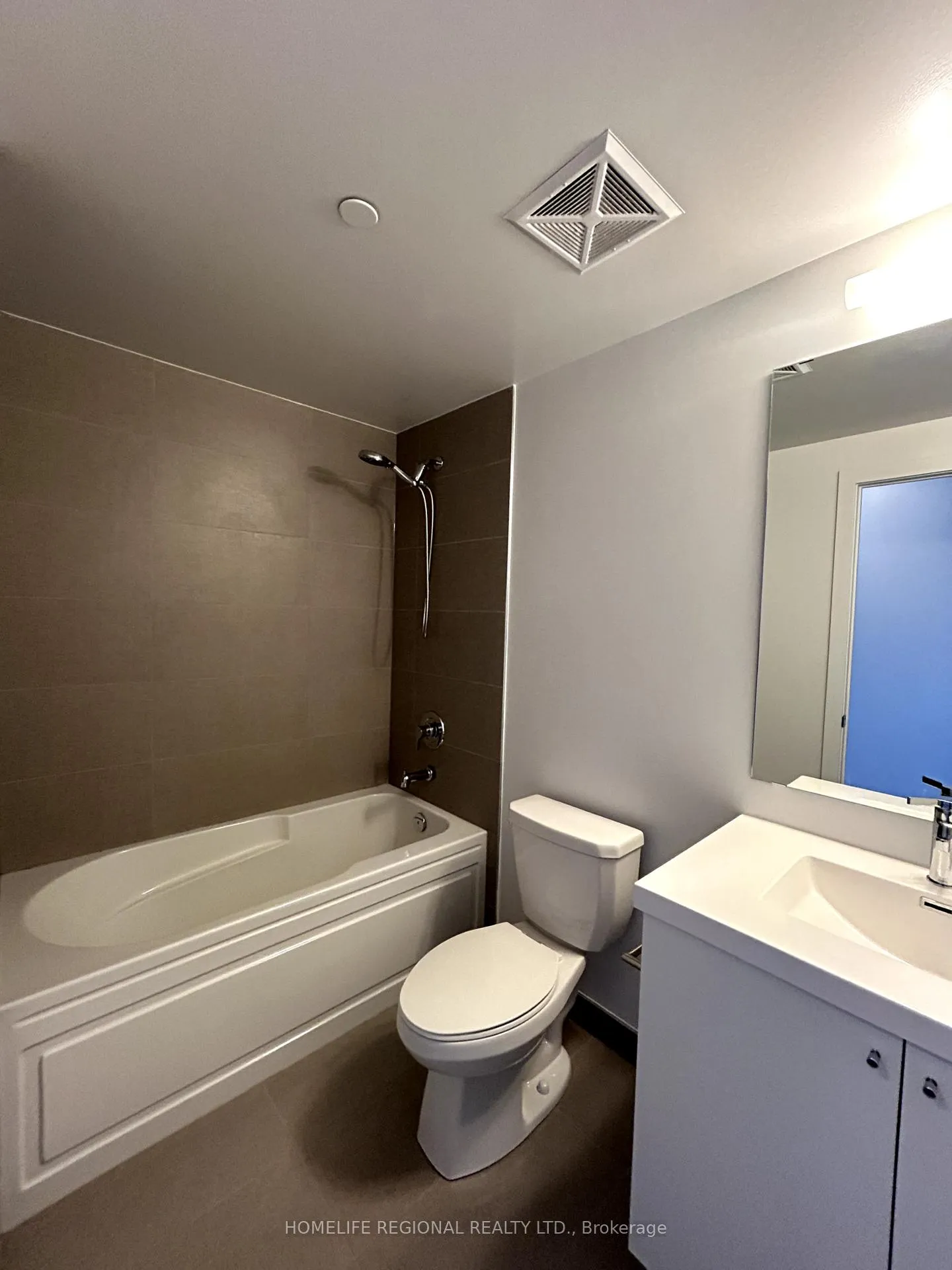 Photo 5 of Unit 302, 2550 Simcoe Street N, Oshawa, Windfields — HOMEH