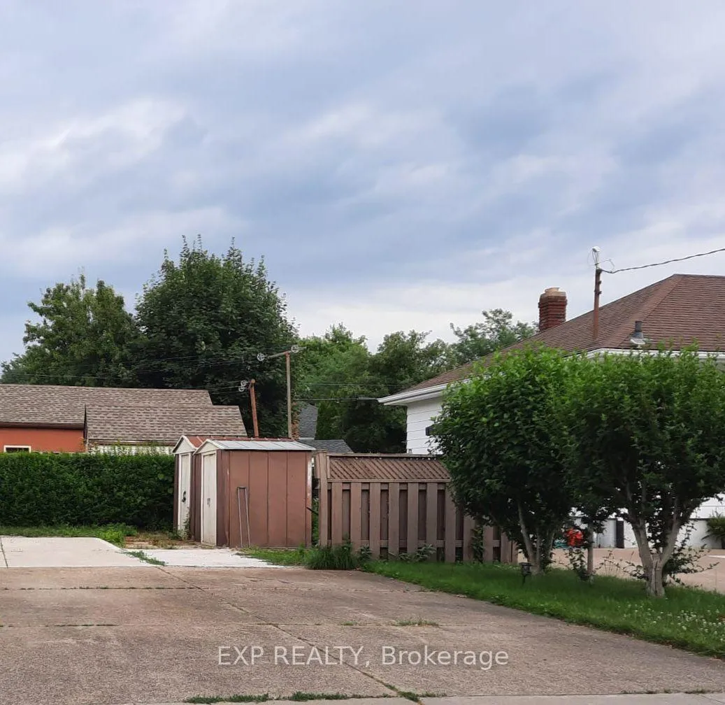Photo 3 of Unit Lower, 92 Margery Avenue, St. Catharines, Haig — HOMEH