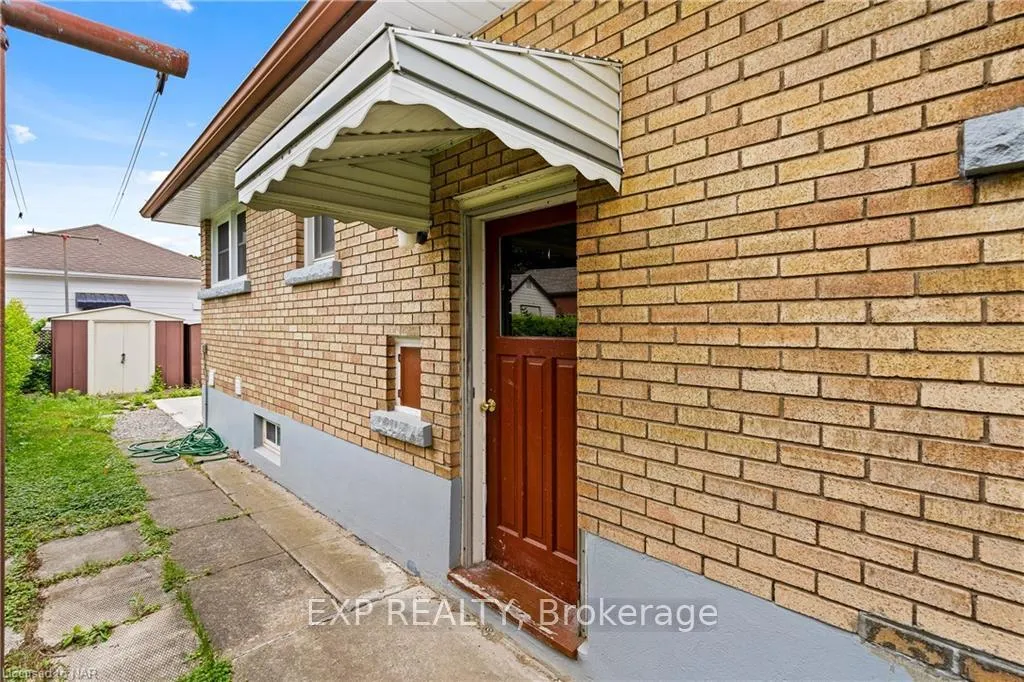 Photo 4 of Unit Lower, 92 Margery Avenue, St. Catharines, Haig — HOMEH