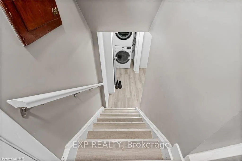 Photo 5 of Unit Lower, 92 Margery Avenue, St. Catharines, Haig — HOMEH